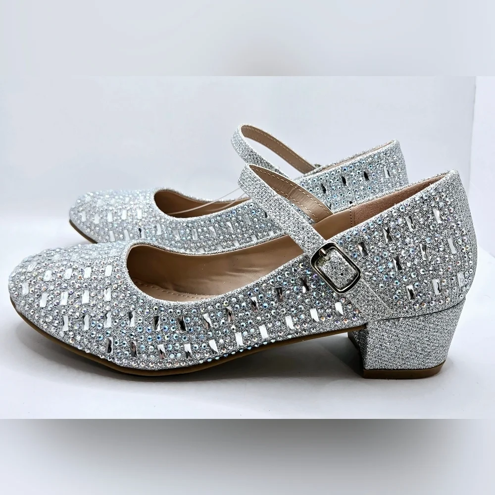 Amenity 46K Silver Fabulous Shoes Jeweled Sparkley Short Heel Ankle strap 3 NWOT